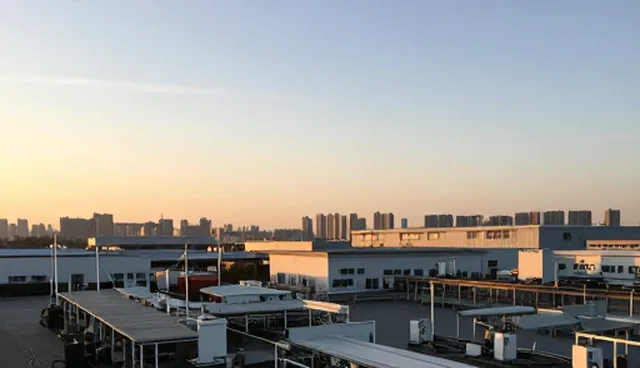 网站维护中如何选择合适的技术方案?